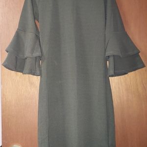 Never been worn!!! Dark green, Bodycon dress with cute flowly sleeves. Size US L